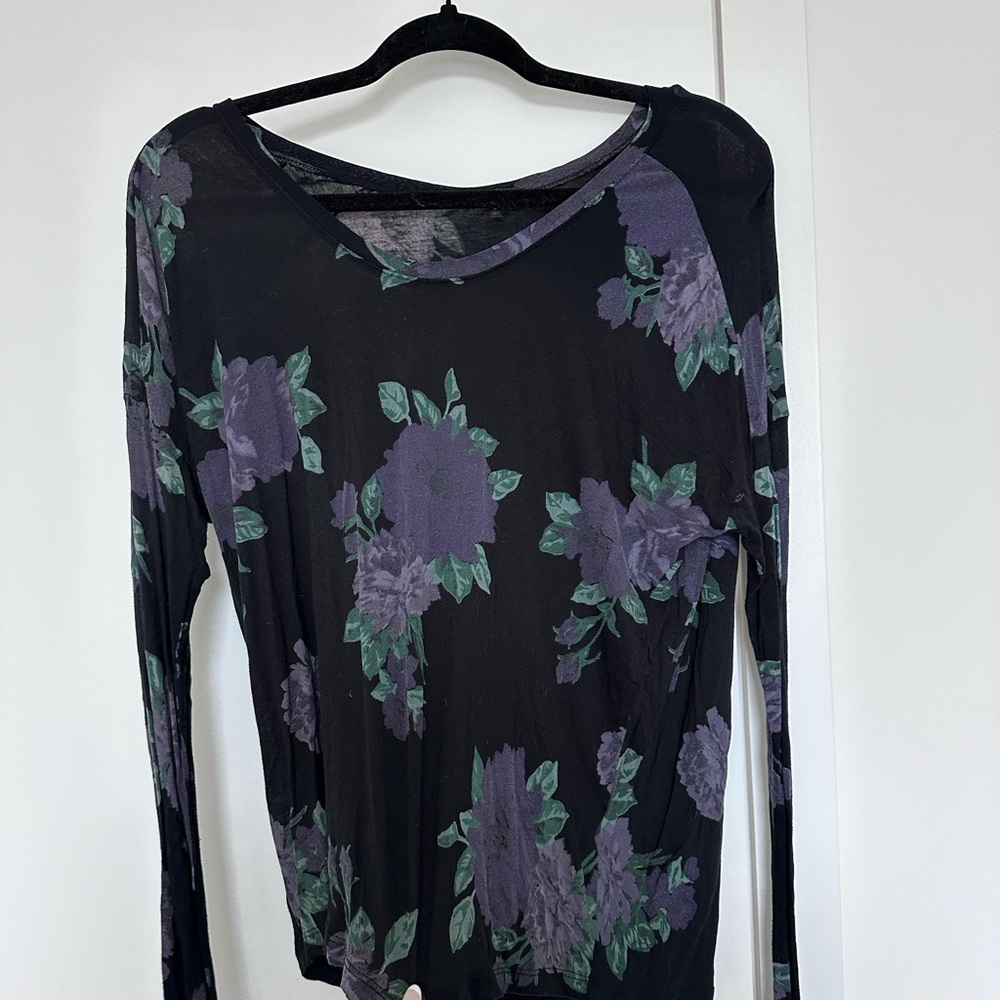 Aritzia Talula long sleeve shirt